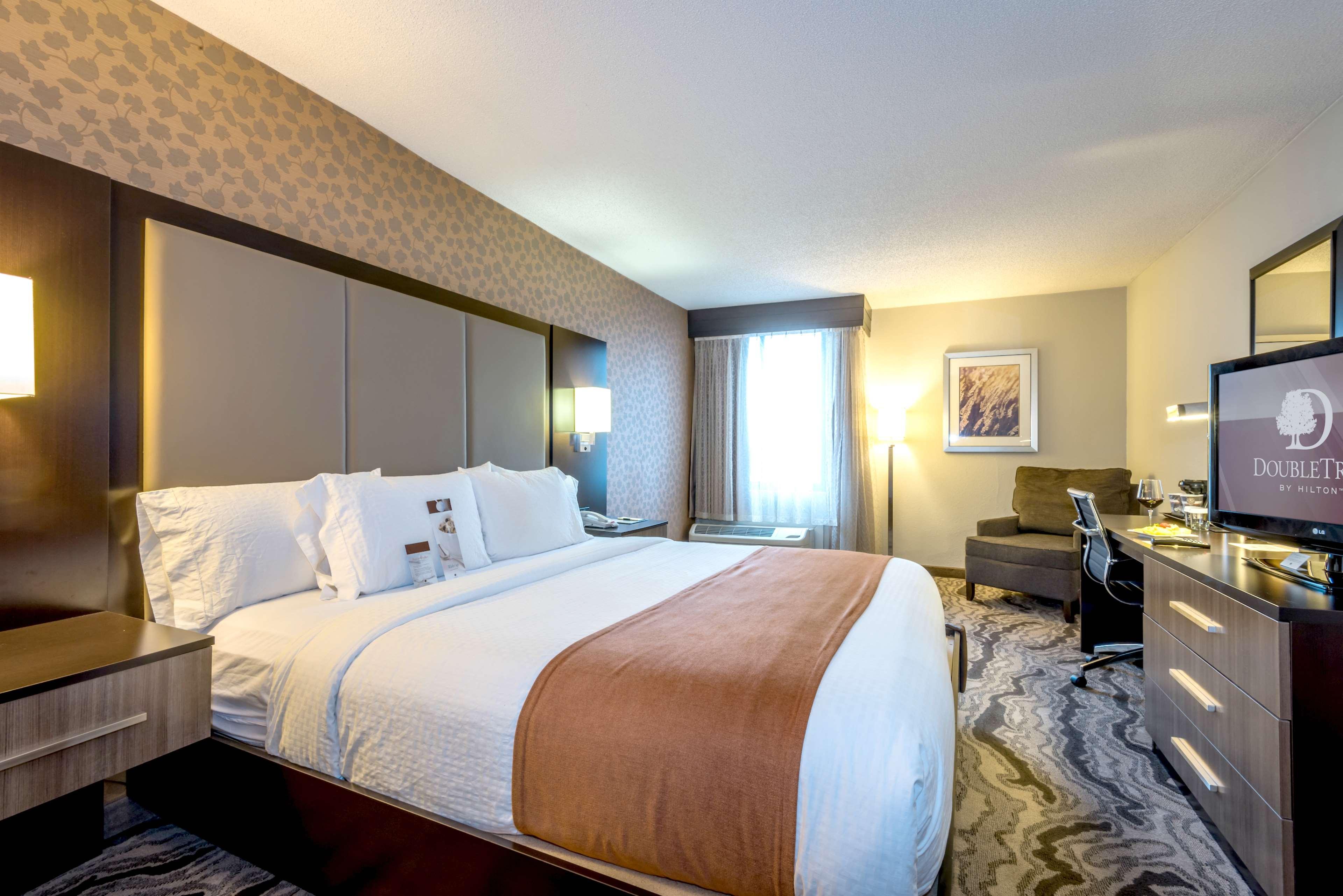 Doubletree By Hilton Montgomery Downtown Eksteriør billede