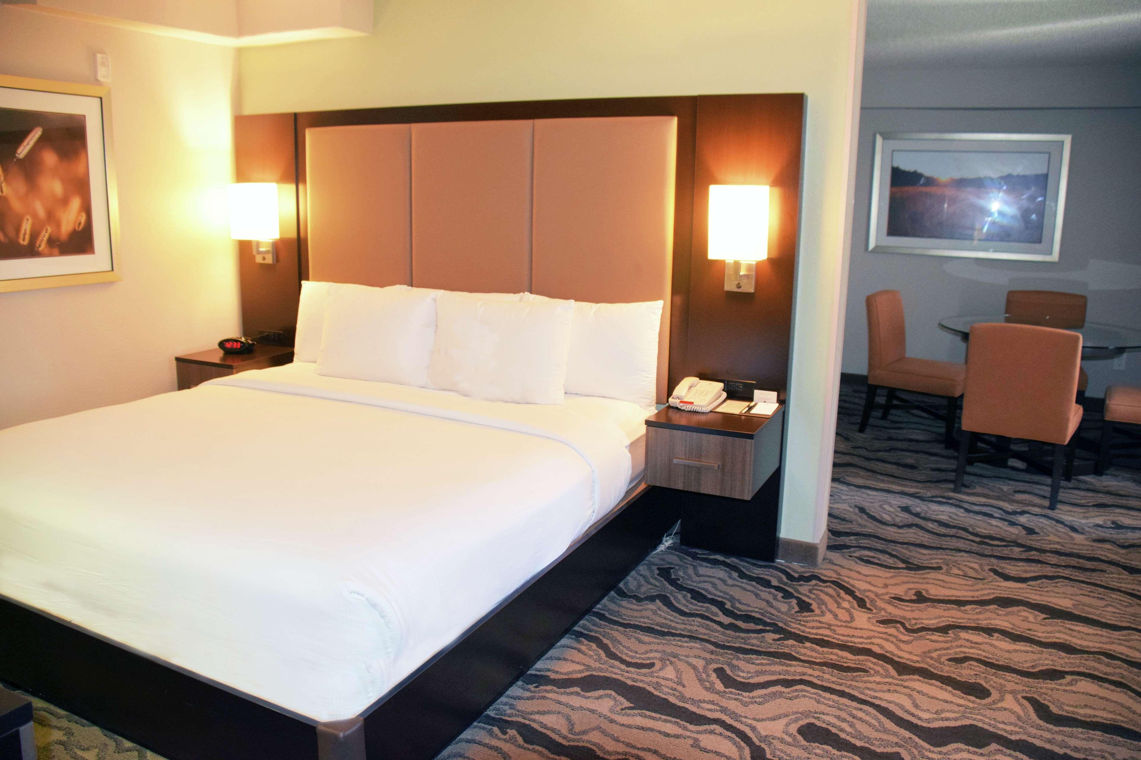 Doubletree By Hilton Montgomery Downtown Eksteriør billede