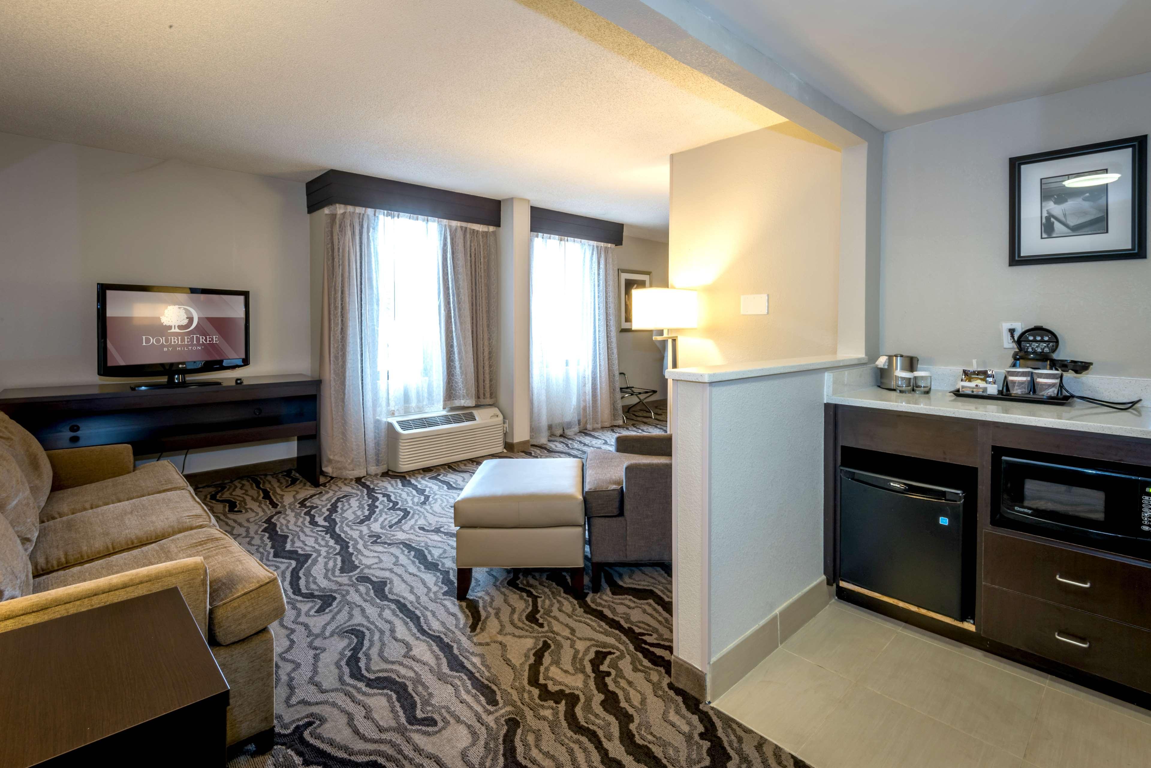 Doubletree By Hilton Montgomery Downtown Eksteriør billede