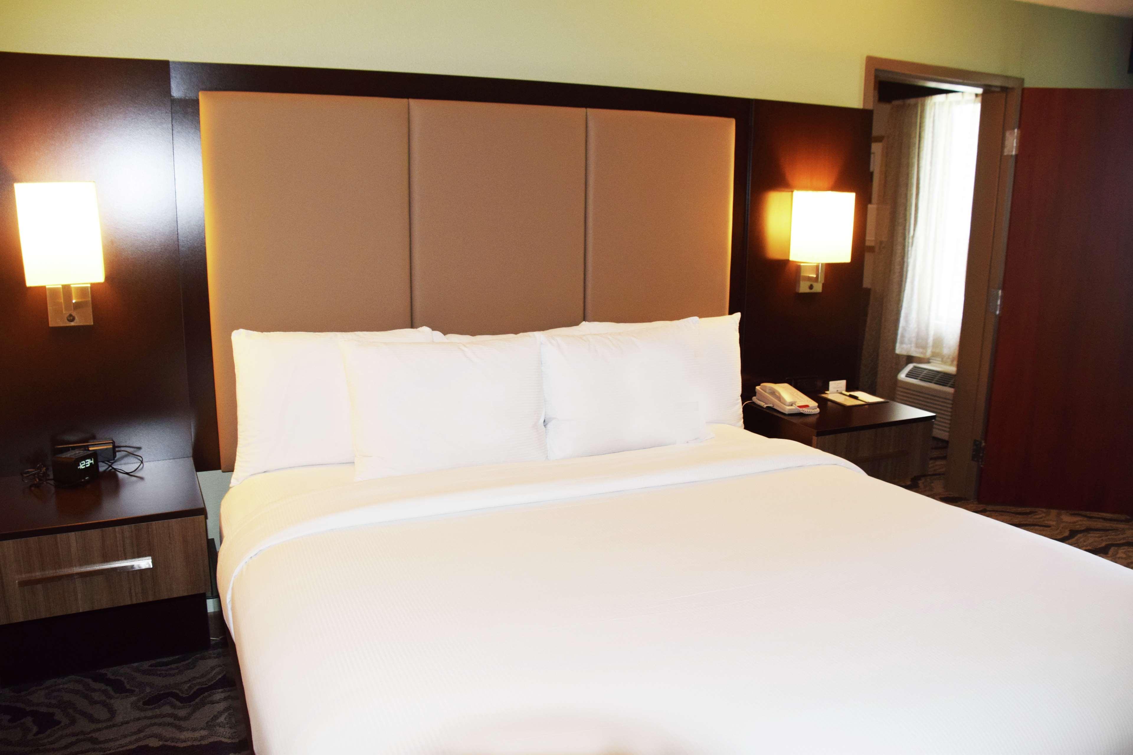 Doubletree By Hilton Montgomery Downtown Eksteriør billede