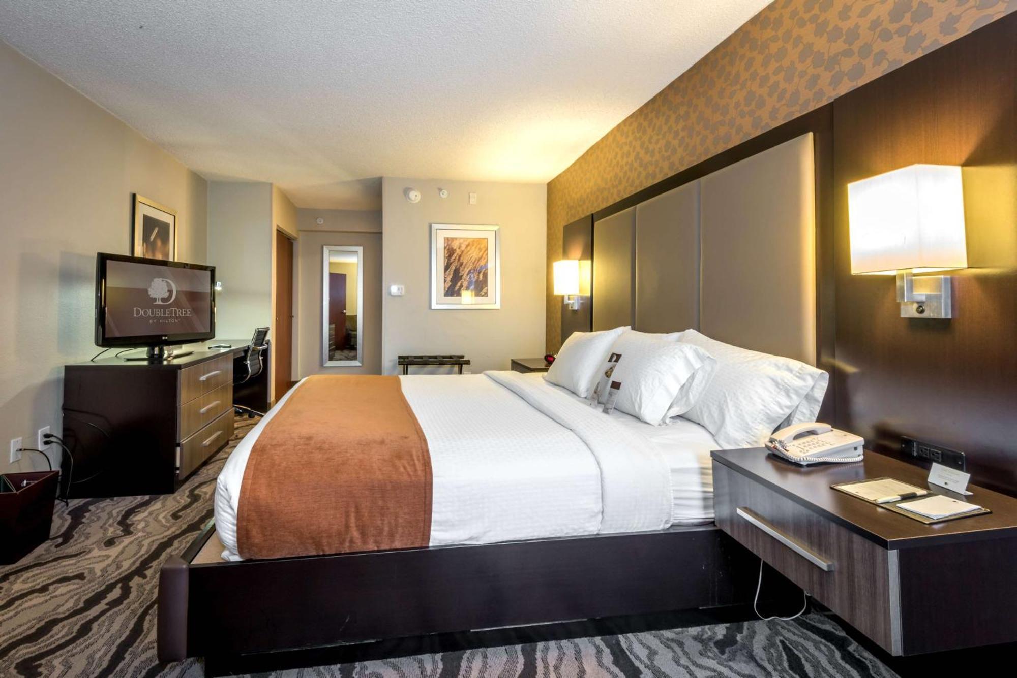 Doubletree By Hilton Montgomery Downtown Eksteriør billede